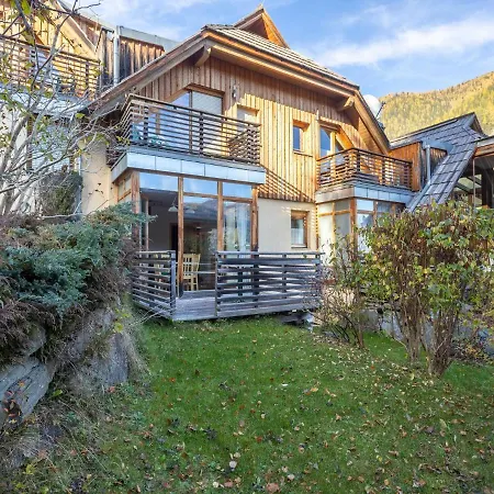 Apartment In Area *